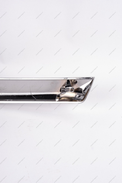 Молдинг переднего бампера нижний правый (хром) LADA Vesta FL Lada