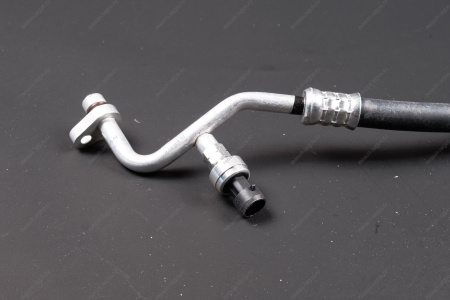 Трубопровод LADA Largus между компрессором и конденсатором для двигат. 16кл 21129 (P4M) CGA