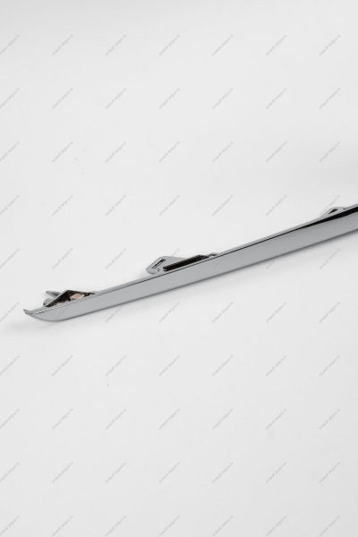 Молдинг переднего бампера верхний левый Lada Vesta SW Cross Lada