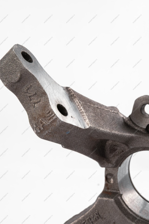 Кулак LADA Largus поворотный левый с АБС 100мм нов.обр. под болт D10мм Renault