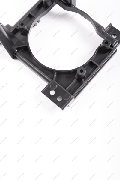 Кронштейн крепления противотуманной фары правый с 12,08,2019.Lada Vesta SW Cross /Cross седан Lada