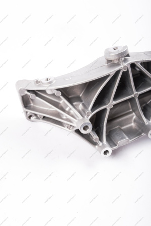 Кронштейн LADA Largus крепления вспомогательных агрегатов (дв.21129) с КУ Lada