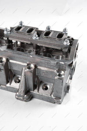 Головка блока цилиндров без шпилек в сборе (с направляющими втулками, без клапанов и вала распределительного) АвтоВАЗ