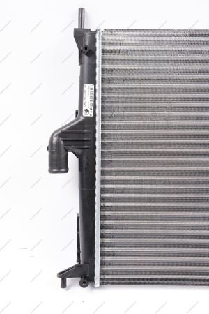Радиатор охлаждения RENAULT Logan/ LADA Largus под авто с кондиц. после 03.2008 8кл Luzar