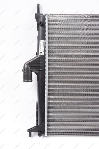 Радиатор охлаждения RENAULT Logan/ LADA Largus под авто с кондиц. после 03.2008 8кл Luzar