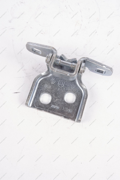 Петля двери (мет) Lada Largus/Renault Logan 04-13/ XRAY верхняя/нижняя Renault