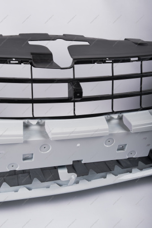 Бампер передний без отверстий под датчики системы парковки в цвет 221 Ледниковый (белый) LADA Vesta FL Lada