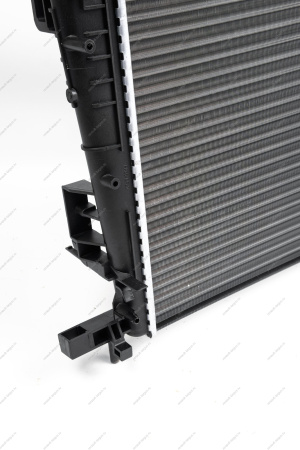 Радиатор охлаждения RENAULT Duster/Рено Дастер 2015- Renault