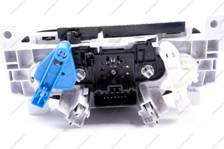 Панель управления вентиляцией и отоплением авто с кондиционером Renault