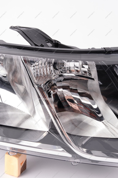 Фара правая LADA Largus (FL) NEW лампа H7 ORIGINAL Lada