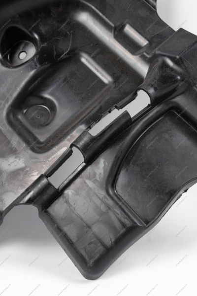 Щиток боковой переднего левого колеса LADA XRAY Renault