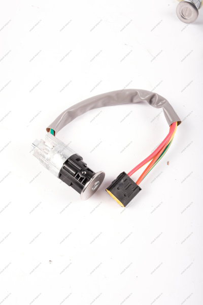 Замок LADA Largus зажигания с 5-ю личинками (фургон)(норма, стандарт) LD