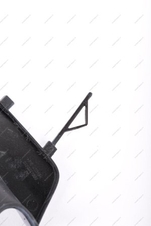 Крышка окна под переднюю буксирную проушину Lada Vesta SW Cross крашенная 492 Блюз (Темно-синий) Lada