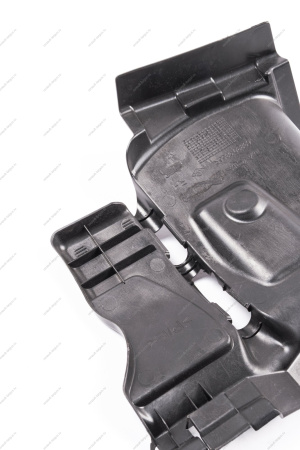 Щиток боковой переднего правого колеса LADA XRAY Renault