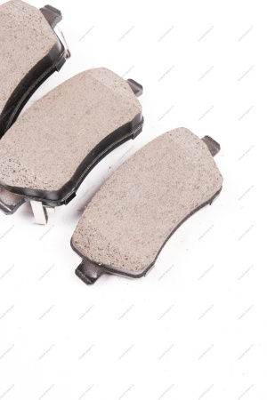 Колодки тормозные передние LADA Largus/Лада Ларгус 16 кл к-т(коробка 4 шт.) без усиков Sangsin