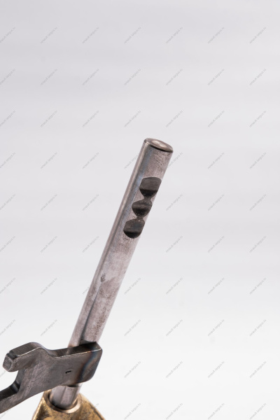 Шток переключения 1-2-ой передачи с вилкой в сборе КПП-JR5 LADA Largus Renault