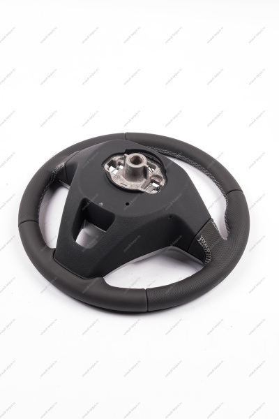 Колесо рулевое с блоками управления аудио-системой, круиз-контролем и обогревом Lada Vesta NG Lada