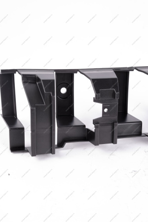 Усилитель переднего бампера средний (пластик) LADA Vesta FL Lada