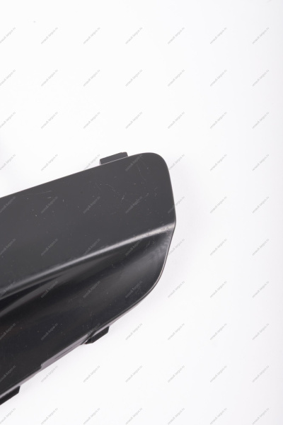 Крышка окна под переднюю буксирную проушину Lada Vesta SW Cross Lada