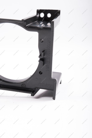 Кронштейн крепления противотуманной фары правый с 12,08,2019.Lada Vesta SW Cross /Cross седан Lada