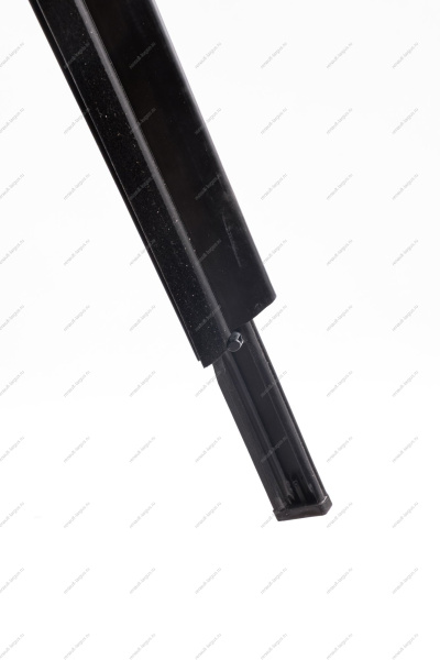 Уплотнитель опускного стекла задней правой двери горизонтальный наружний Lada Vesta SW/ SW Cross Lada