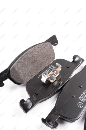 Колодки LADA XRAY переднего тормоза к-т BRECKNER