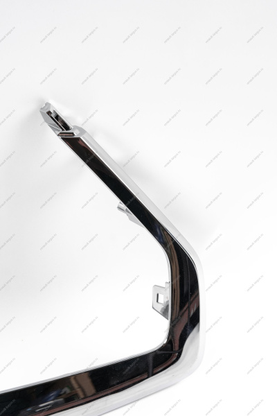 Молдинг LADA Vesta SW Cross FL переднего бампера нижний правый (хром Lada