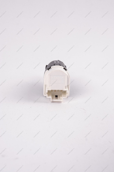 Крыло RENAULT Logan/Рено Логан переднее левое с отв. под повторит 2014- Gamma