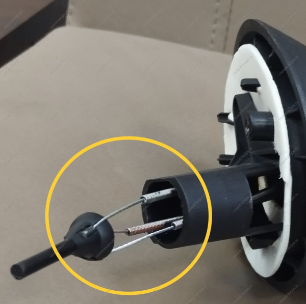 УЦЕНКА Зеркало LADA Largus/RENAULT Logan прав после 2010 мех. трос цельнокорпус ( Сорваны гнёзда креплания тросиков ) ГрандРиал