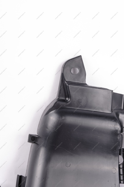 Щиток передней правой арки колеса боковой LADA Largus Renault