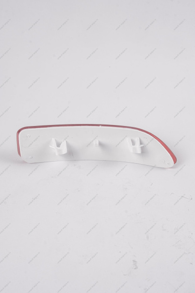 Катафот заднего бампера LADA Largus/Лада Ларгус левый (плас) Renault