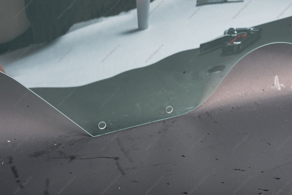 Стекло LADA XRAY опускное передней двери левое с защитной пластиной в сборе Lada