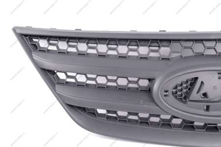 Решетка переднего бампера верхняя нов/ обр. Largus Cross Lada