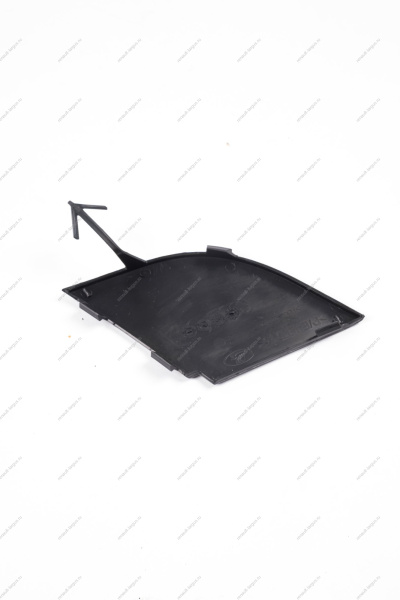 Заглушка LADA XRAY переднего бампера под буксирную проушину АвтоВАЗ