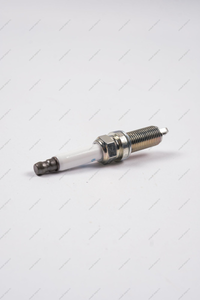 Свеча зажигания LADA Largus для двигателя 11182/H4M (NGK LZKAR7D9) ORIGINAL Renault