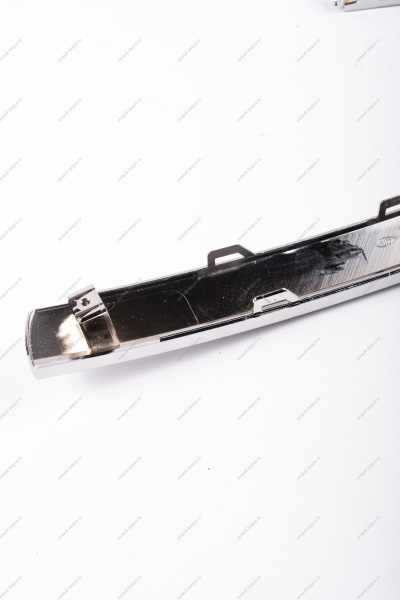 Молдинг переднего бампера нижний левый хром LADA XRAY (СЭД) Lada