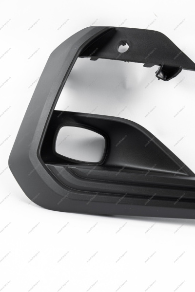Облицовка ПТФ левая ( с отв. под парктроник) LADA Vesta SW Cross FL Lada