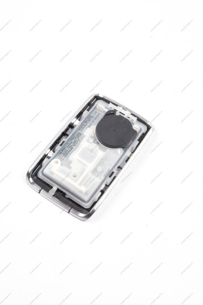 Ключ доступа и запуска автомобиля (без задней крышки) LADA Vesta NG Renault