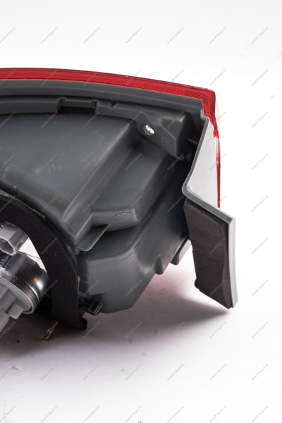 Фонарь LADA Vesta/SW/ SW Cross задний правый боковой Cartronic