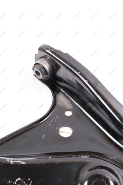 РЫЧАГ ПОДВЕСКИ ПЕРЕДНИЙ ПРАВЫЙ (с круговой проточкой) RENAULT Logan I (MOTRIO) RENAULT