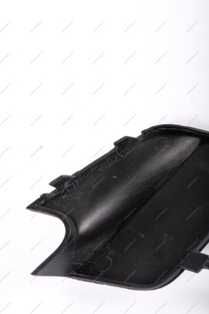 Крышка окна под переднюю буксирную проушину Lada Vesta SW Cross крашенная 676 Черная жемчужина (черный) Lada