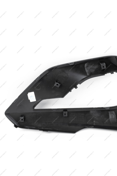 Накладка переднего бампера левая без отвер. под датчик слепой зоны (под покраску) LADA Vesta SW Cross FL Lada