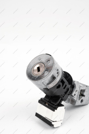 Замок зажигания ( 2 ключа, с 1-й личинкой ) LADA Largus (FL) NEW (универсал) Lada