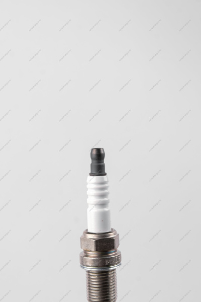 Свеча зажигания RENAULT Logan/LADA Largus/Logan 2014- (16 кл) K4M K4J E7J F4R 1шт Renault