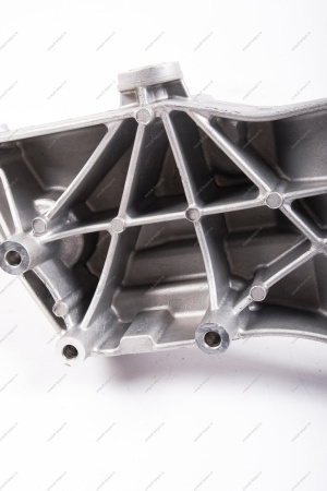 Кронштейн LADA Largus крепления вспомогательных агрегатов (дв.21129) с КУ Lada