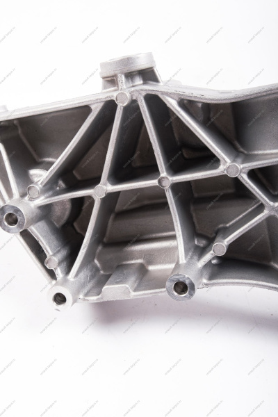 Кронштейн LADA Largus крепления вспомогательных агрегатов (дв.21129) с КУ Lada