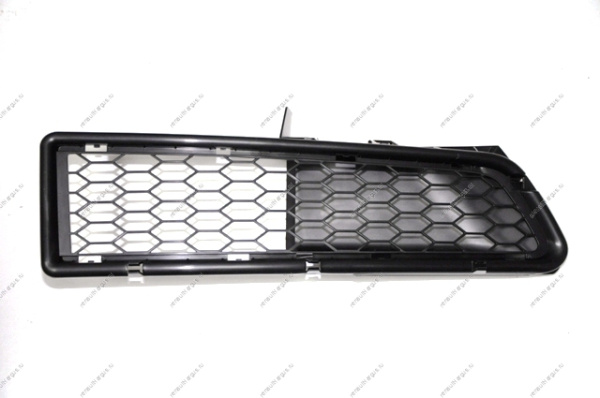 Решетка переднего бампера RENAULT Logan/Рено Логан до 2010 г правая Renault