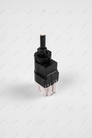 Выключатель стоп-сигнала Renault Logan, LAGRUS, Clio, Laguna II (8кл) RENAULT