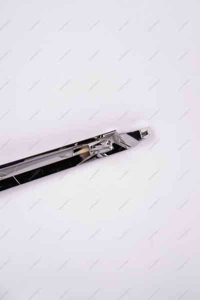 Молдинг переднего бампера нижний правый (хром) LADA Vesta FL Lada