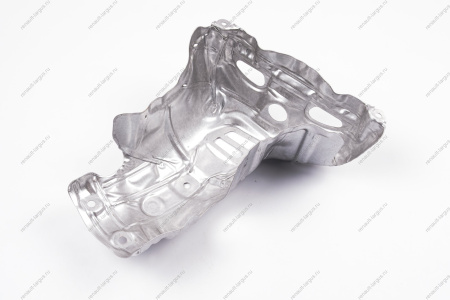 Экран термоизоляционный выпускного коллектора LADA Largus Renault